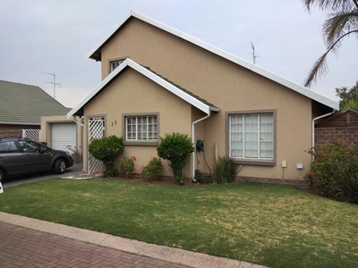 Townhouse For Sale In Eveleigh, Boksburg