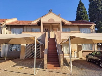 Townhouse For Sale In Rewlatch, Johannesburg