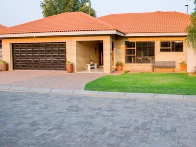 Townhouse For Sale In Sasolburg Ext 23, Sasolburg