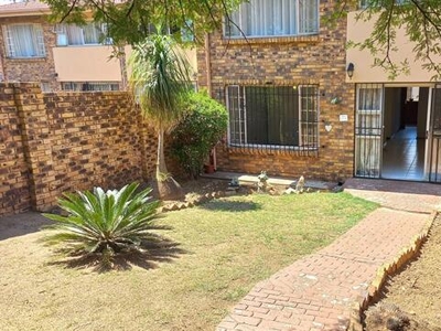 Townhouse For Sale In South Crest, Alberton