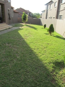 Townhouse For Sale In Vorna Valley, Midrand