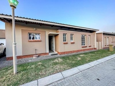 Townhouse For Sale In Waterval East, Rustenburg