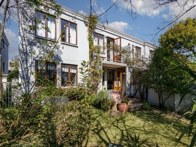 1 Bedroom Flat For Sale in Craighall Park