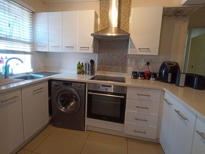 2 Bedroom Apartment / Flat to Rent in Morningside
