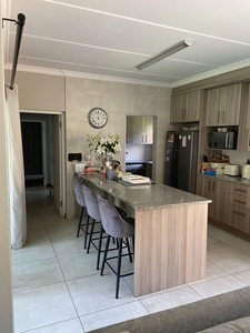 2 Bedroom Apartment Rented in Craighall
