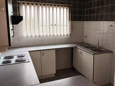 2 Bedroom apartment to rent in Croydon, Kempton Park