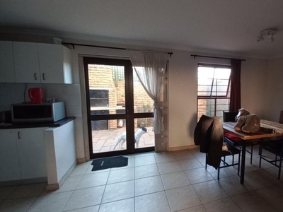 2 Bedroom flat rented in Plumstead, Cape Town