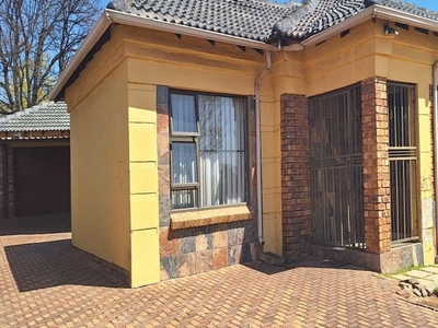 2 Bedroom house for sale in Crystal Park, Benoni