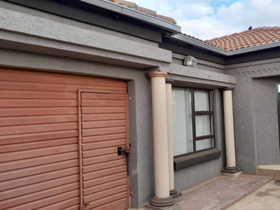 2 Bedroom house for sale in Mamelodi East, Pretoria