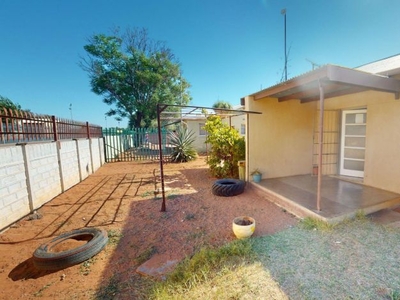 2 Bedroom house for sale in Upington Central