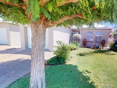 2 Bedroom townhouse - freehold for sale in Blydeville, Upington