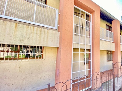 2 Bedroom townhouse - sectional for sale in Corlett Gardens, Johannesburg