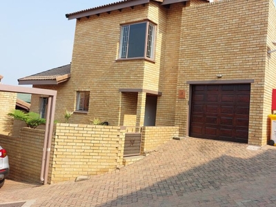 2 Bedroom townhouse - sectional rented in Kenmare, Krugersdorp