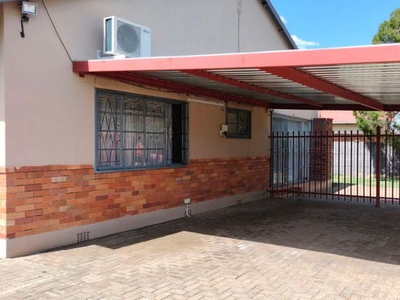 3 Bedroom house to rent in Hospitaalpark, Bloemfontein