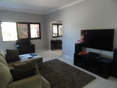 3 bedroom house to rent in Park Hill