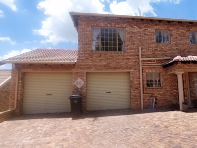 3 Bedroom townhouse - sectional to rent in South Crest, Alberton