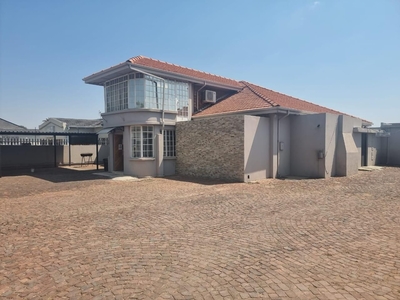 950m² Office To Let in Benoni Central