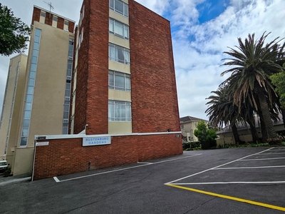 Apartment For Sale in Rondebosch