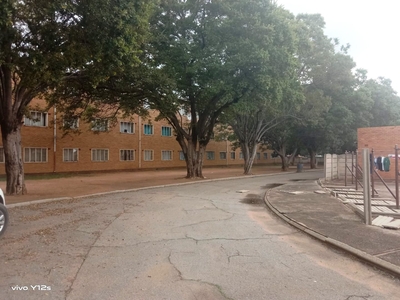 Flat For Sale in Vanderbijlpark Cw 5, Vanderbijlpark Cw