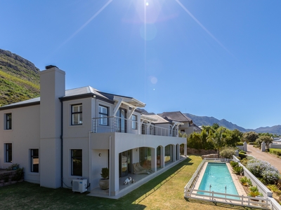 Freehold For Sale in Silwersteen Estate