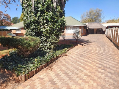 Freestanding For Sale in Stilfontein Ext 2