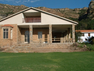 Guest House For Sale in Ficksburg