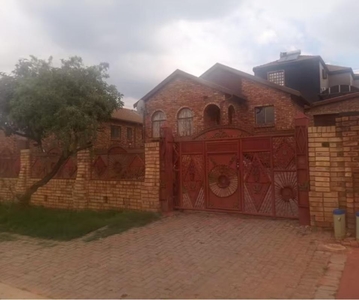 House For Sale in Atteridgeville