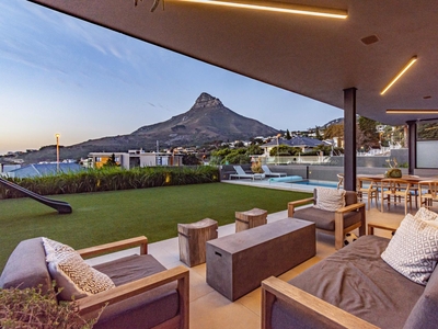 House For Sale in Camps Bay