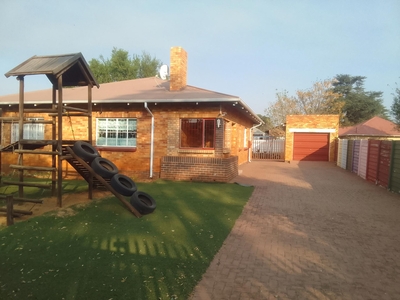 House For Sale in Carletonville Central