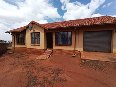 House For Sale in Tlhabane West