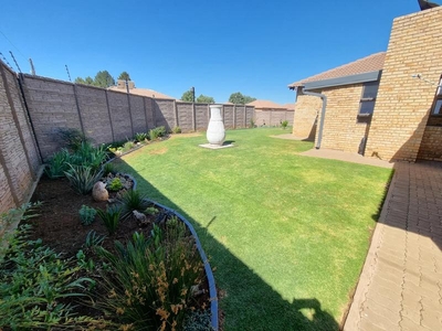 Townhouse for sale in Meyerton South