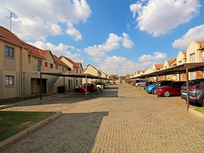 1 Bedroom Townhouse Rented in Esther Park