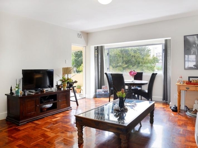 2 Bedroom apartment in Wynberg Upper For Sale