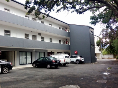 2 Bedroom Apartment To Let in Somerset West Central