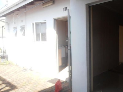 2 Bedroom cottage to rent in Merebank East, Durban
