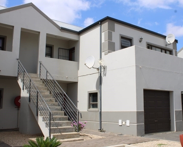 2 Bedroom Sectional Title For Sale in Moorreesburg