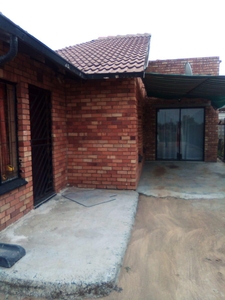 4 Bedroom House for sale in Embalenhle