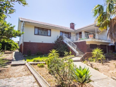 4 Bedroom house to rent in Charleston Hill, Paarl