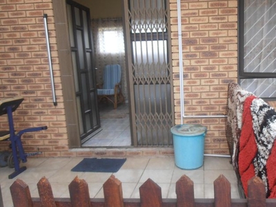 Cottage to rent in Bluff, Durban