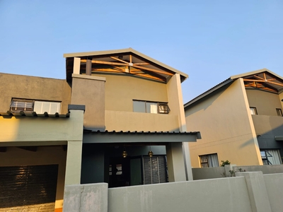 Townhouse For Sale in Waterkloof East