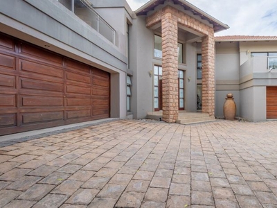6 Bedroom house for sale in Fourways, Sandton