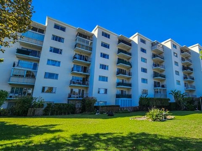 2 Bedroom Apartment For Sale in Wynberg Upper