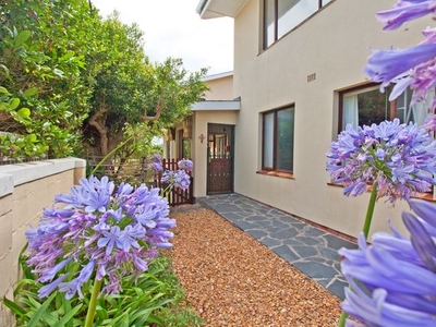 4 Bedroom Freehold Sold in Kommetjie - 25 Disa Avenue