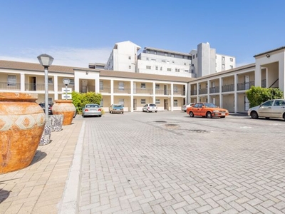 3 Bedroom apartment for sale in Maitland, Cape Town