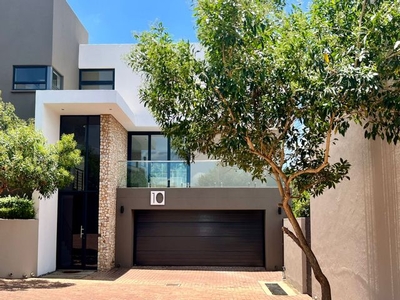 3 Bedroom House To Let in Waterkloof Ridge