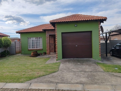 3 Bedroom House to rent in Waterval East - Short Road