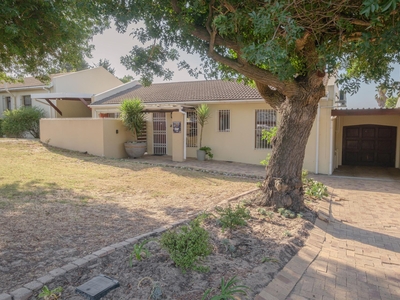 House for sale with 3 bedrooms, Stellenberg, Bellville