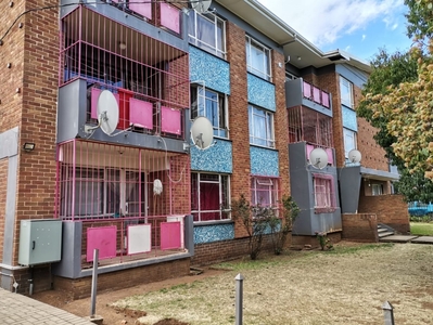1 Bedroom Apartment for sale in Navalsig | ALLSAproperty.co.za