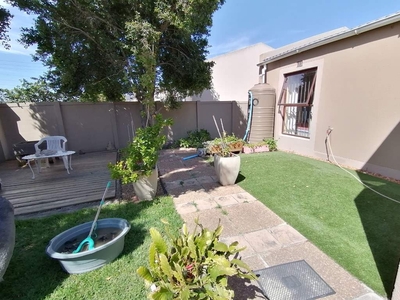 1 Bedroom Bachelor Flat to rent in Sunningdale | ALLSAproperty.co.za