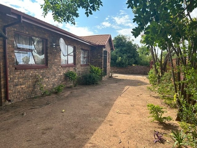 3 Bedroom House For Sale in Lethlabile